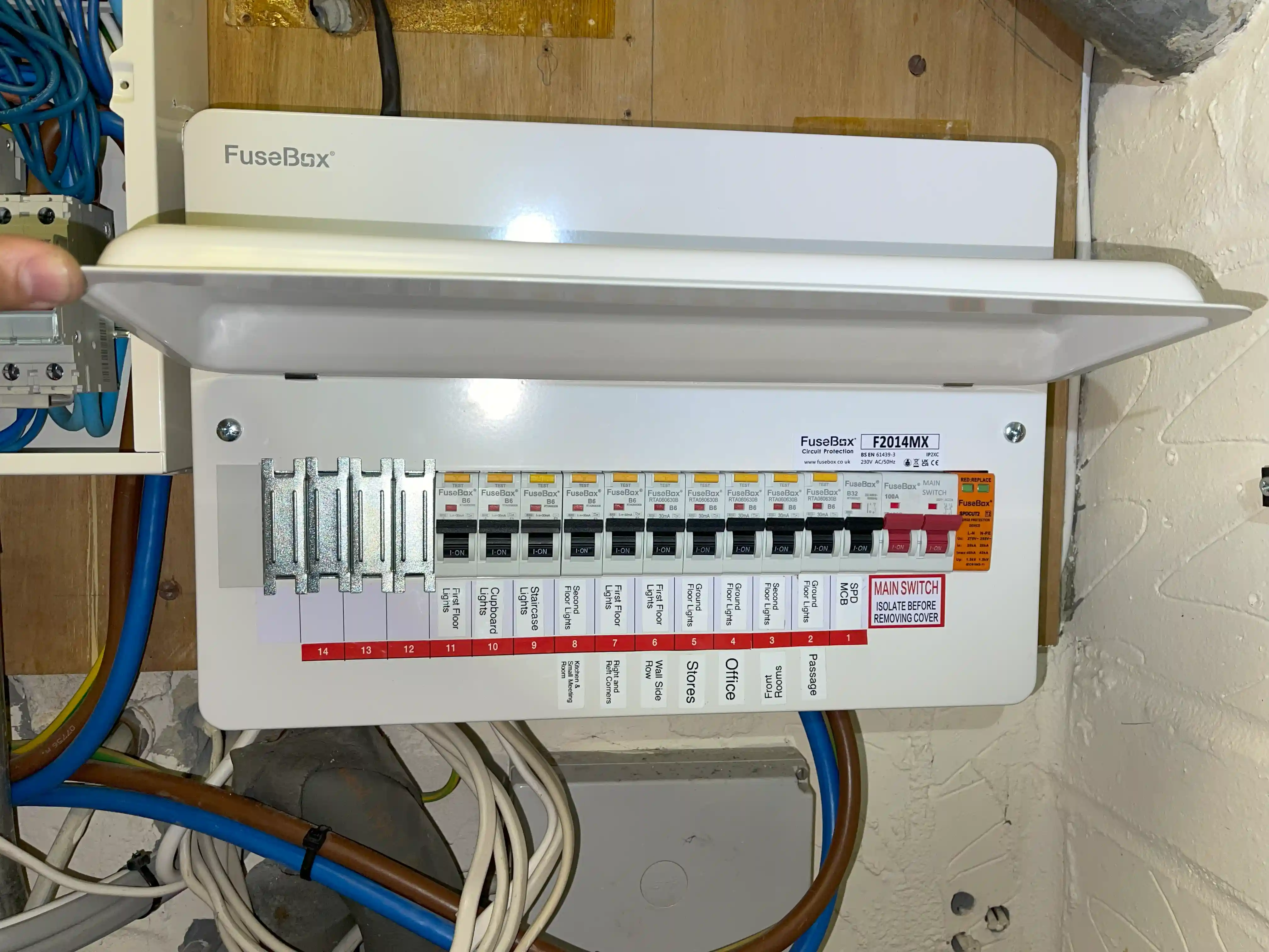 Emergency Electrician 24 hour Leatherhead
